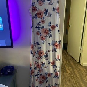 Floral white maxi dress